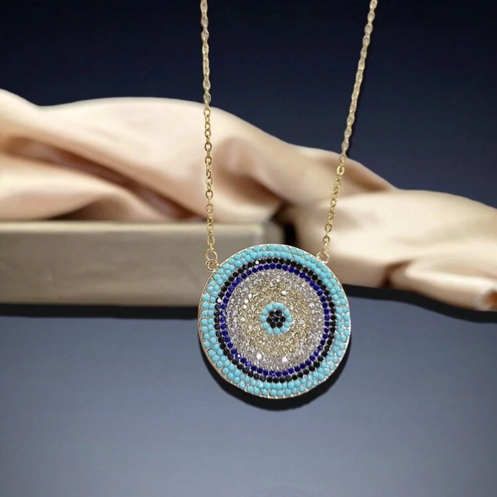 Gagetgirl statement necklace